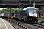 ER 20-013 zog einen leeren containerzug durch hh-harburg,12.05.17