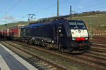 Am 21 Februar 2020 zieht TX Log 189 998 der Varese-KLV durch W�rzburg Hbf richtung Italien.