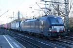 MRCE 193 601-2 und WLB 193 236-7 fuhren mit einen containerzug durch hh-harburg,06.01.22