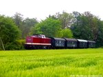 112 703 (203 230) unterwegs nach Bergen auf R�gen bei der vorbeifahrt am Putbusser Ortsteil Pastitz am 21.5.16