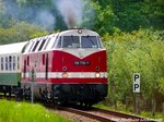 118 770 verl�sst mit der 01 0509 am Zugschluss mit einer Ru�wolke den Putbusser Bahnhof in Richtung Bergen auf R�gen am 21.5.16