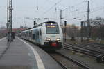 4746 303 verl�sst als RE10 mit ziel Z�ssow den Bahnhof Stralsund Hbf am 21.12.20