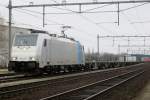 Railpool 186 425 steht am 18.Dezember 2015 in Blerick.