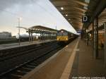 Class 66 mit einem G�terzug beim durchfahren des Bitterfelder Bahnhofs am 9.5.15