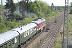 232 601 der WFL mit 243 005 verlassen den Bahnhof Ortrand in Richtung Gro�enhain am 15.5.22
