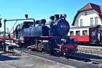 99 2321-0 der molli b�der,beim wasserfassen im bahnhof k�lungsborn,24.08.22
