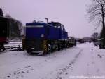 R�BB 251 901 Mit Seinem Schneepflug Kurz Vor Einsatzbeginn Abgestellt In Putbus am 11.3.13 