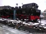 Aufgebockte R�BB 99 4801 im Kleinbahn BW Putbus am 11.3.13