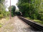 Schlusslicht des Personenzuges in mit der R�BB 99 1784 richtung G�hren / hier kurz hinter Poseald am 24.5.13