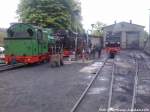 R�BB Mh 52 / 99 1781 / aufgebockte 99 4801 & 99 4802 bei ihrer Pause im Kleinbahn BW Putbus am 26.5.13