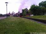 R�BB 99 4802 bei der Ausfahrt aus Putbus nach Ostseebad G�hren am 26.5.13