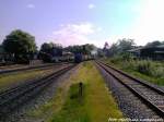 R�BB 251 901 als Schlusslicht und Schublok unterwegs nach Lauterbach Mole bei der Ausfahrt aus Putbus am 29.5.13