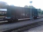 Neuer Ger�tewagen f�r die R�BB im Bahnhof Putbus am 2.7.13