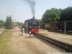 R�BB 99 1781 beim Abkuppeln des Ow im Bahnhof Putbus am 27.7.13