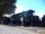 Aufgebockt sieht man R�BB 974 471 im Kleinbahn BW Putbus am 17.9.13