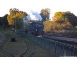 R�BB 99 4011 auf Rangierfahrt im Bahnhof Putbus am 2.10.13