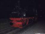 R�BB 99 1594 (Ausrangierte Lok) mit  Neuen Lack udn Vorr�bergehende Kuppelstangen abgestellt in Putbus am 11.10.13