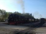 R�BB 99 1781 mit Ziel Ostseebad G�hren im Bahnhof Putbus am 30.4.14