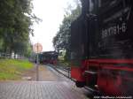 R�BB 99 4011 beim einfahren in den Bahnhof Ostseebad Binz am 14.7.14