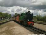 R�BB Mh52 mit dem Traditionszug beim einfahren in den Bahnhof Putbus am 30.5.15