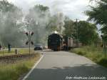 R�BB 99 4633 mit dem Fotozug unterwegs nach Seelvitz in Posewald am 30.5.15