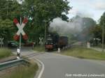 R�BB 99 4633 mit dem Fotozug unterwegs nach Putbus in Posewald am 30.5.15