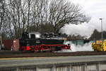 99 4801 der R�BB auf Rangierfahrt im Bahnhof Putbus am 28.12.19