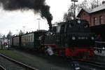 99 4801 der R�BB mit ziel Ostseebad G�hren im Bahnhof Putbus am 28.12.19