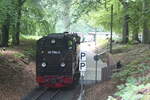99 1784 mit Ziel Ostseebad G�hren am Bedarfshaltepunkt Jagdschloss Granitz am 28.7.21