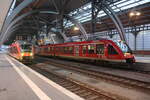 648 349/849 und 648 335/835 im Bahnhof L�beck Hbf am 4.1.22