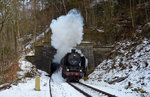 50 3501 (MDV) auf Bergfahrt zwischen Grfenroda und Gehlberg beim verlassen des Tunnel am Zwang 02.04.2016