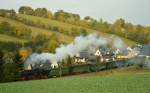 99 1772-5 hat soeben mit P 1005 die Ortslage von Cranzahl verlassen und dampft am 22.10.2015 Bergauf.