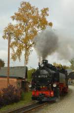 99 1772-5 bei der Ausfahrt aus Neudorf mit P 1007 am 23.10.2015