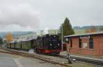 99 1793-1 bei der Ausfahrt aus Neudorf mit dem DR-Zug am 25.10.2015