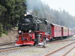 99 7235-7 in Richtung  Brocken bei der Ausfahrt aus  den Bahnhof Schierke am 25.