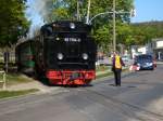 Am 01.Mai 2009 mute der Zugfhrer den Bahnbergang in Baabe provisorisch sichern als 99 1784 den B passierte.