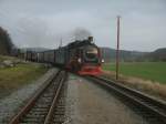 (Dampf)Achim kam,am 29.Dezember 2013,mit der 99 1782 vor dem P106 Ghren-Putbus in Seelvitz an,da Niemand Aus-und Einstieg konnte der Zug ohne Halt durch die Station fahren.