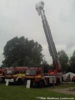 Drehleiterwagen & Ger�tewagen der Feuerwehr Bergen auf R�gen beim Stadtteilfest & Blaulichttag in Bergen auf R�gen am 29.6.13