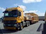 SZM Mercedes-Benz Actros 2660 mit Tieflader-Auflieger der Spedition Steil gesehen auf dem Autohof in Gr�nstadt am 16.05.2014