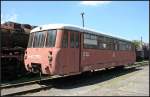 971 025-2 ist ein RFU-Wagen, inzwischen nicht mehr im besten Zustand (ex DB, ex DR, Dampflokfest im Traditionsbahnbetriebswerk Sta�furt, gesehen Sta�furt-Leopoldshall 05.06.2010 - z-Stellung 30.03.96,