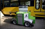 Bei dem Zwiehoff ROTRAC E2 handelt es sich um ein batteriebetriebenes Zweiwege-Rangierger�t, da auf der InnoTrans 2012 in Berlin zu sehen war.