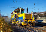   Im Einsatz die Plasser & Theurer Schnellschotterplaniermaschine SSP 110 SW (Schweres Nebenfahrzeug Nr.