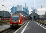   Der ET 430 649 (94 80 0430 649-4 D-DB) der S-Bahn Rhein-Main verlsst am 16.12.2017, als S 7 nach Riedstadt-Goddelau, den Hbf Frankfurt am Main.