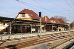 Der Bahnhof Warnemünde war am Vormittag des 21.02.2021 gegen 09:15 Uhr sehr leer.