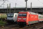 185 690-5 abgestellt im Bahnhof Hamburg-Hamburg neben an hatte 101 103-0 mit IC 2083 von Hamburg-Altona nach Berchtesgaden Hbf Einfahrt.28.07.2012