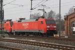 152 163-2+152 157-4 auf dem Weg von Hamburg nach Lbeck Dnischburg bei der Durchfahrt im Lbecker Hbf.28.01.2012