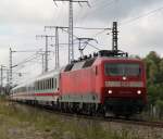 120 133-4 mit IC 2184 von Hamburg Hbf nach Ostseebad Binz bei der Durchfahrt in der Gterumgehung beim Rostocker Hbf.01.09.2012