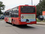 Heckpartie des S 415 NF der Firma berlandverkehr Thomas Prkelt bei der Abfahrt vom Parkplatz des Regionalbahnhof Berlin Flughafen Schnefeld am 14.