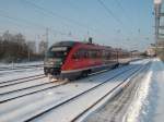 642 050 kam am 04.Dezember 2010 auf Rangierfahrt von der Abstellgruppe um im Rostocker Hbf an den Bahnsteig zufahren.
