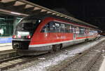 BR 642/795885/642-052-stand-am-abend-des 642 052 stand am Abend des 10.12.2022 als RB 13249 von Rostock Hbf nach Graal-Müritz im Rostocker Hbf.